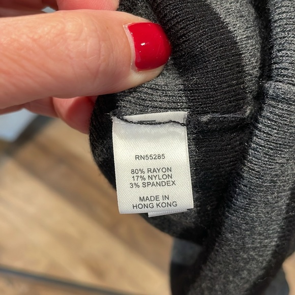 Women’s short sleeve turtleneck, lightweight blouse - Picture 4 of 4